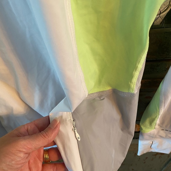 Lululemon sun/rash guard - Picture 4 of 5